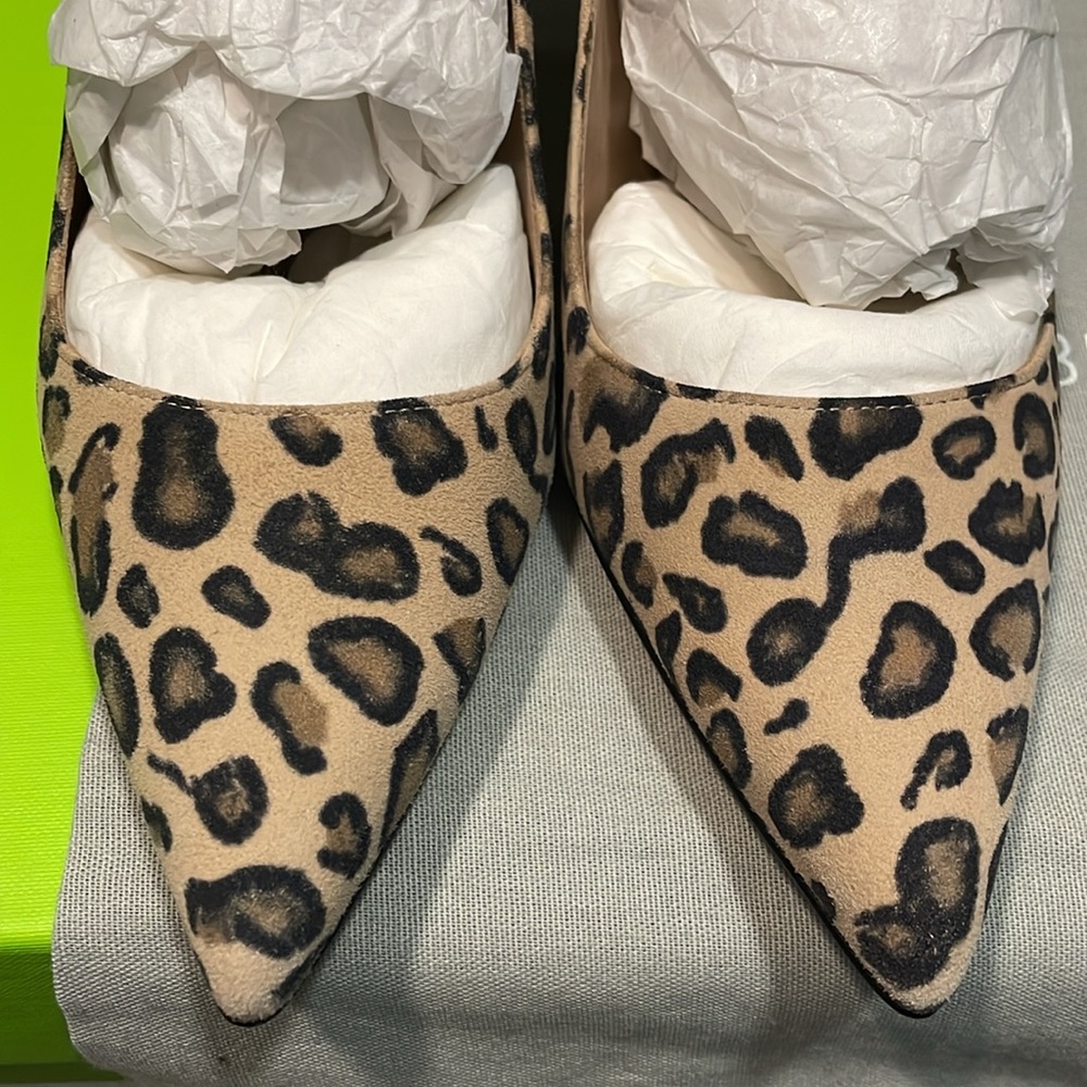 Manolo Blahnik leopard suede heels - Picture 6 of 13